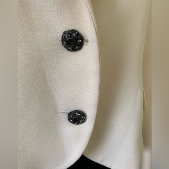 Creamy beige wool tuxedo style blazer black beaded buttons long sleeves & cuffs - Picture 8 of 16